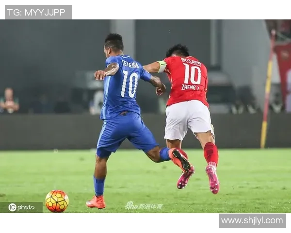 马丁内斯的传奇之路：从青涩球员到世界足球巨星的成长历程